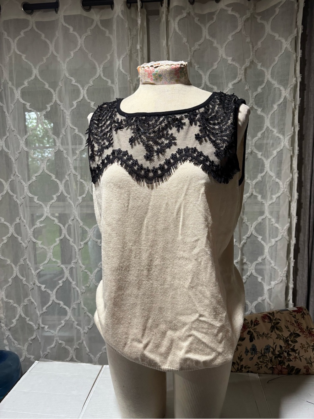 St. John Cream Sleeveless Top with Black Lace Yoke